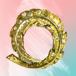 Vintage 1950s 1960s 1970s feather leaf rhinestone gold tone brooch VTG